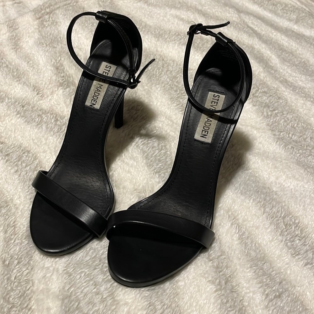Black Steve Madden heels, size 7M